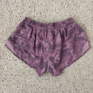 Lululemon Hotty Hot Low-Rise Lined Short 2.5”